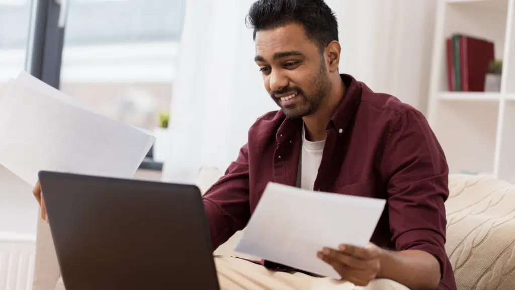 man confused by accounting